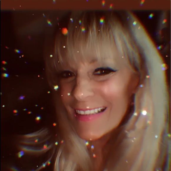 Meet your Posher, Joann - Picture 3 of 6